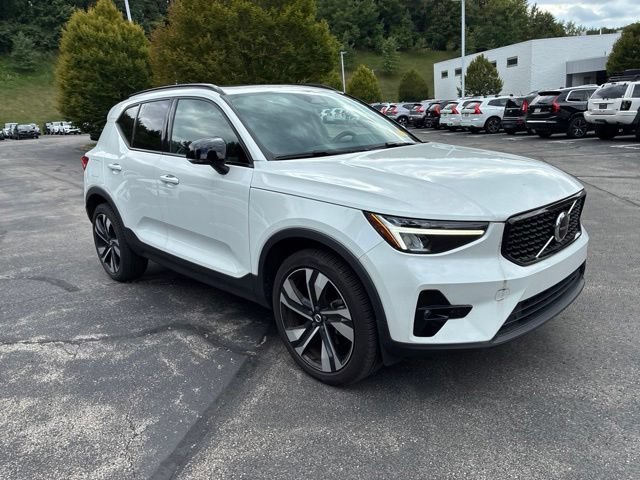Used 2023 Volvo XC40 B5 Plus w/ Protection Package Premier AWD/4WD image 11