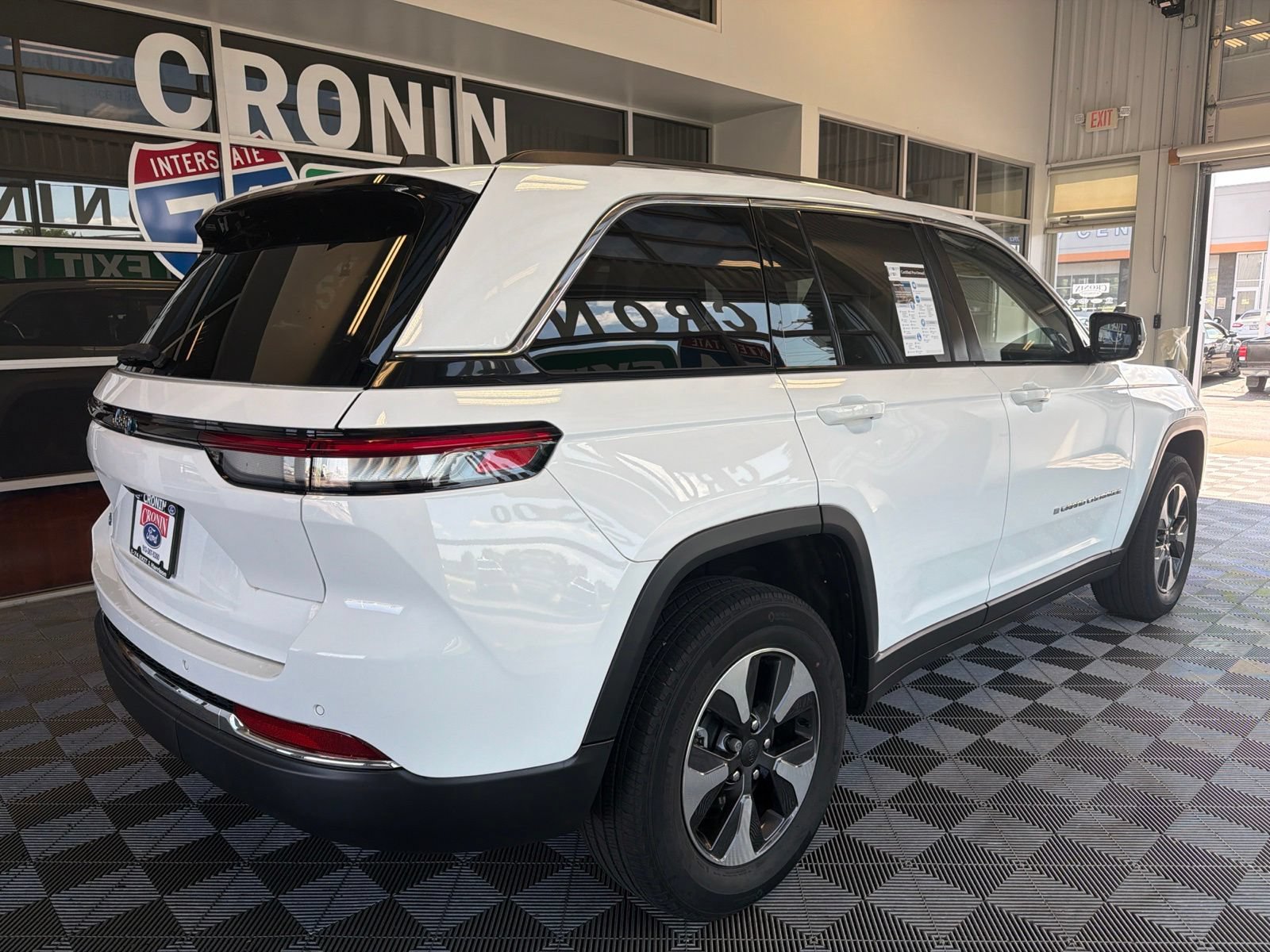 Used 2022 Jeep Grand Cherokee Limited 4xe AWD/4WD image 6