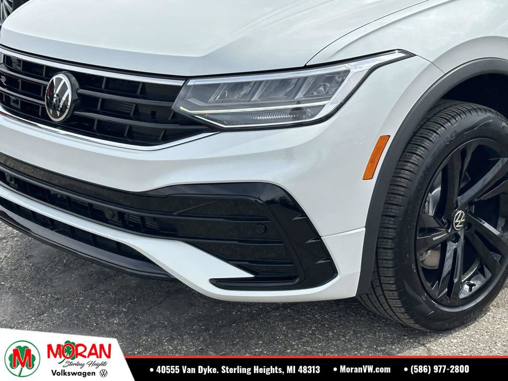 Used 2024 Volkswagen Tiguan SE R-Line AWD/4WD image 8