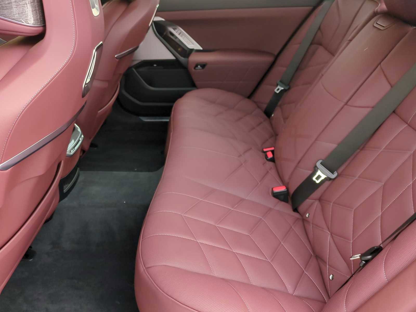 New 2025 BMW 760i xDrive w/ Executive Package image 21