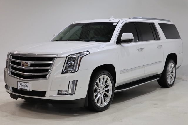 Used 2019 Cadillac Escalade ESV Luxury AWD/4WD image 3