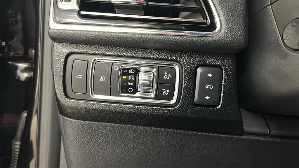 Used 2024 Lincoln Navigator Premiere image 30