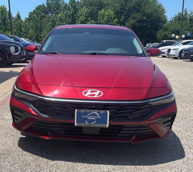 Used 2024 Hyundai Elantra SEL w/ Convenience Package FWD image 3
