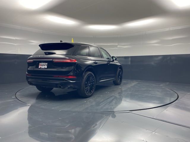 Used 2022 Lincoln Corsair Reserve w/ Equipment Group 201A image 9