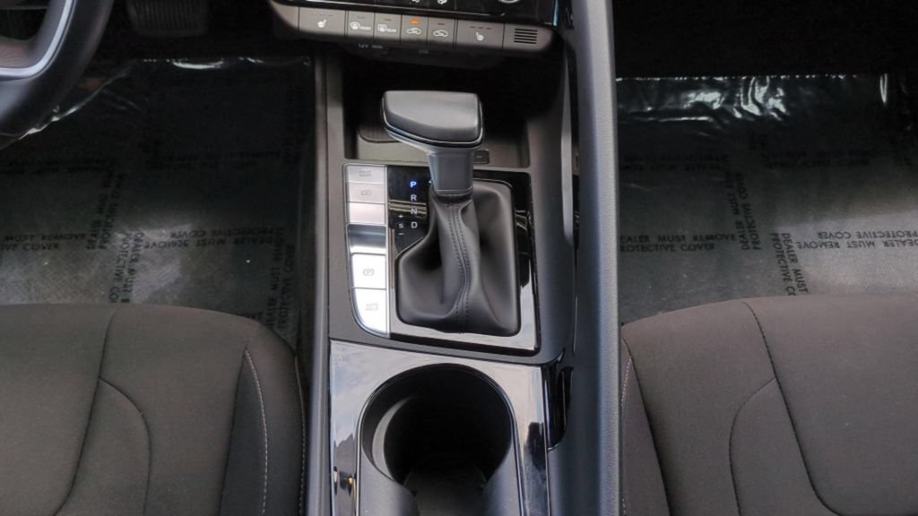 Used 2021 Hyundai Elantra SEL FWD image 16