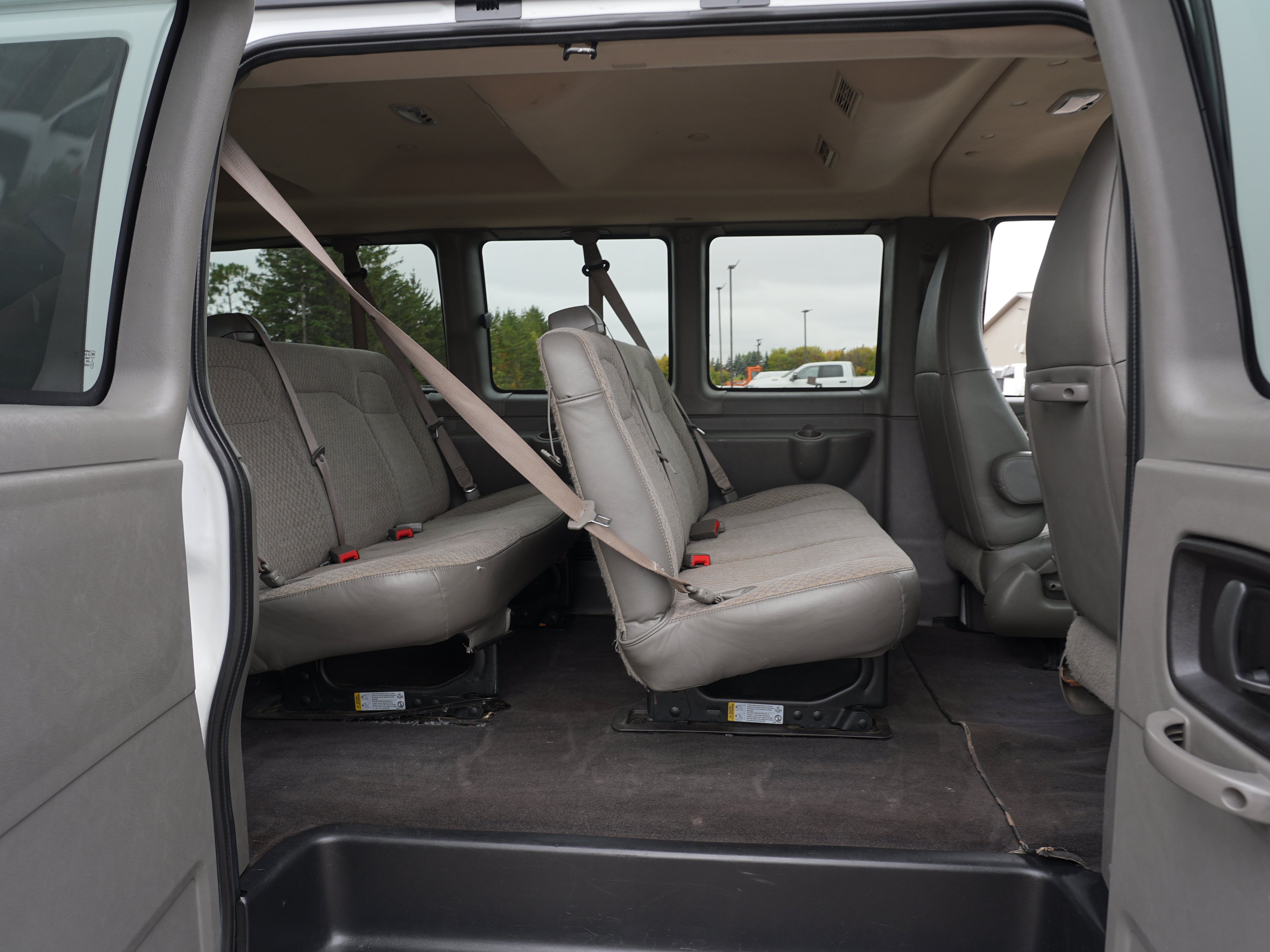 Used 2019 Chevrolet Express 3500 LT w/ LT Preferred Equipment Group RWD image 22