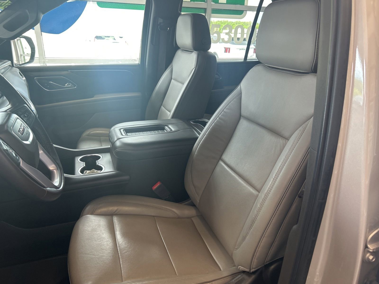 Used 2021 GMC Yukon SLT w/ SLT Luxury Plus Package AWD/4WD image 21