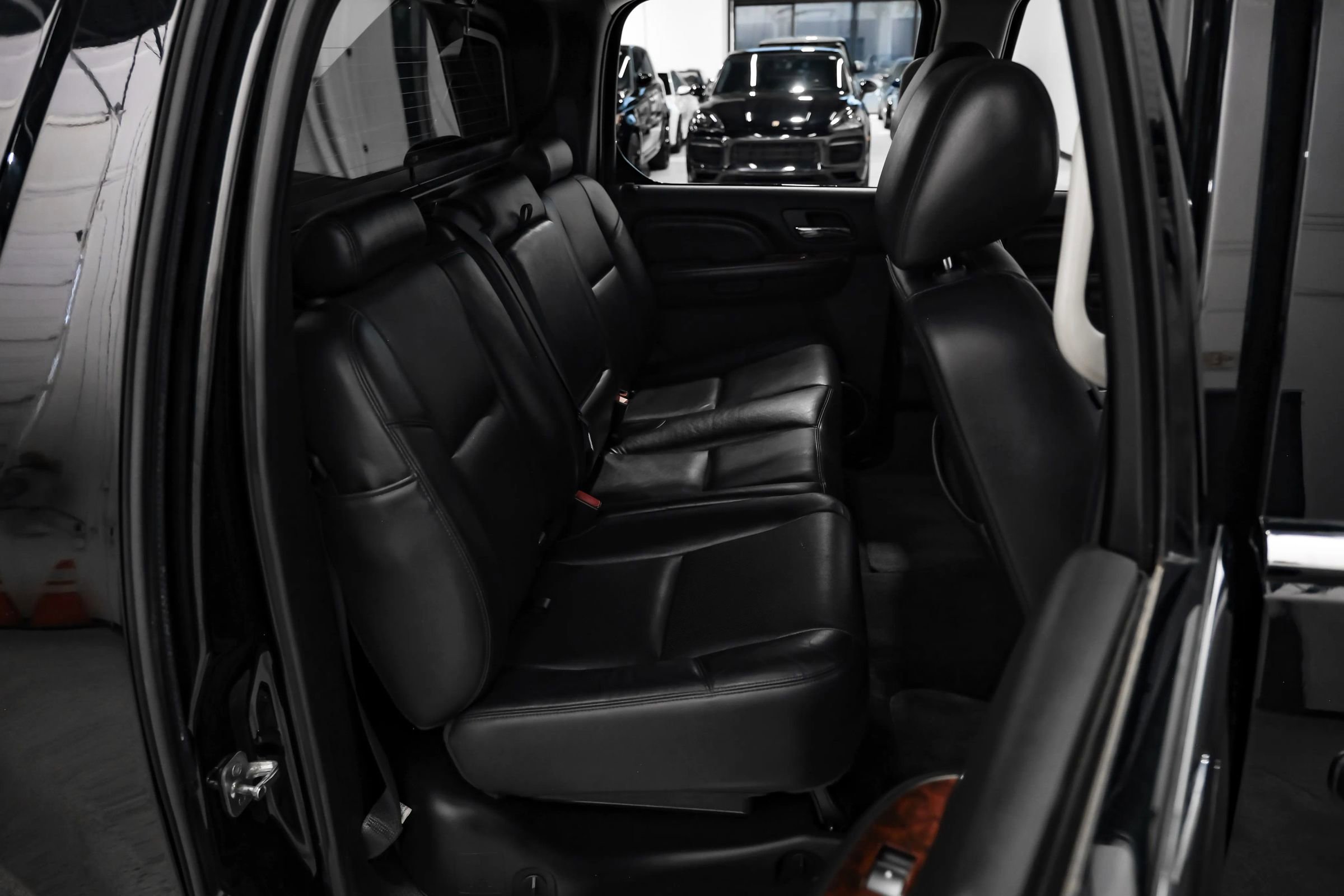 Used 2013 Cadillac Escalade EXT Premium AWD/4WD image 36