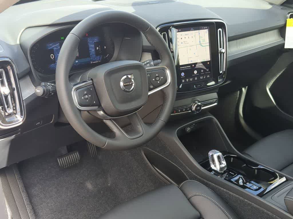 New 2026 Volvo XC40 B5 Plus w/ Climate Package AWD/4WD image 2
