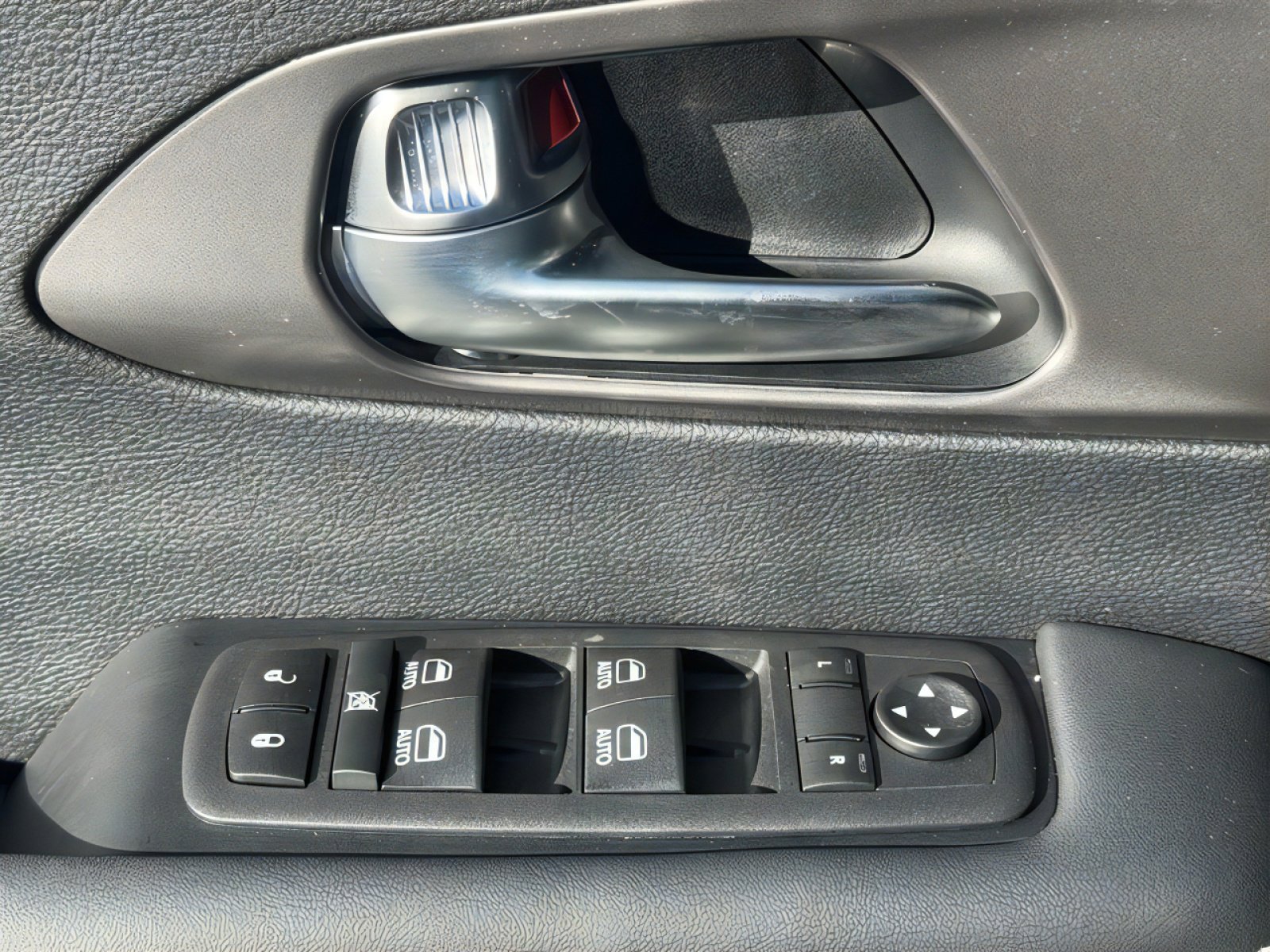 New 2026 Chrysler Voyager LX image 28