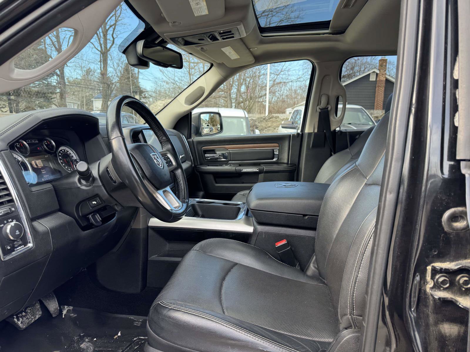 Used 2017 RAM 1500 Laramie w/ Convenience Group image 13