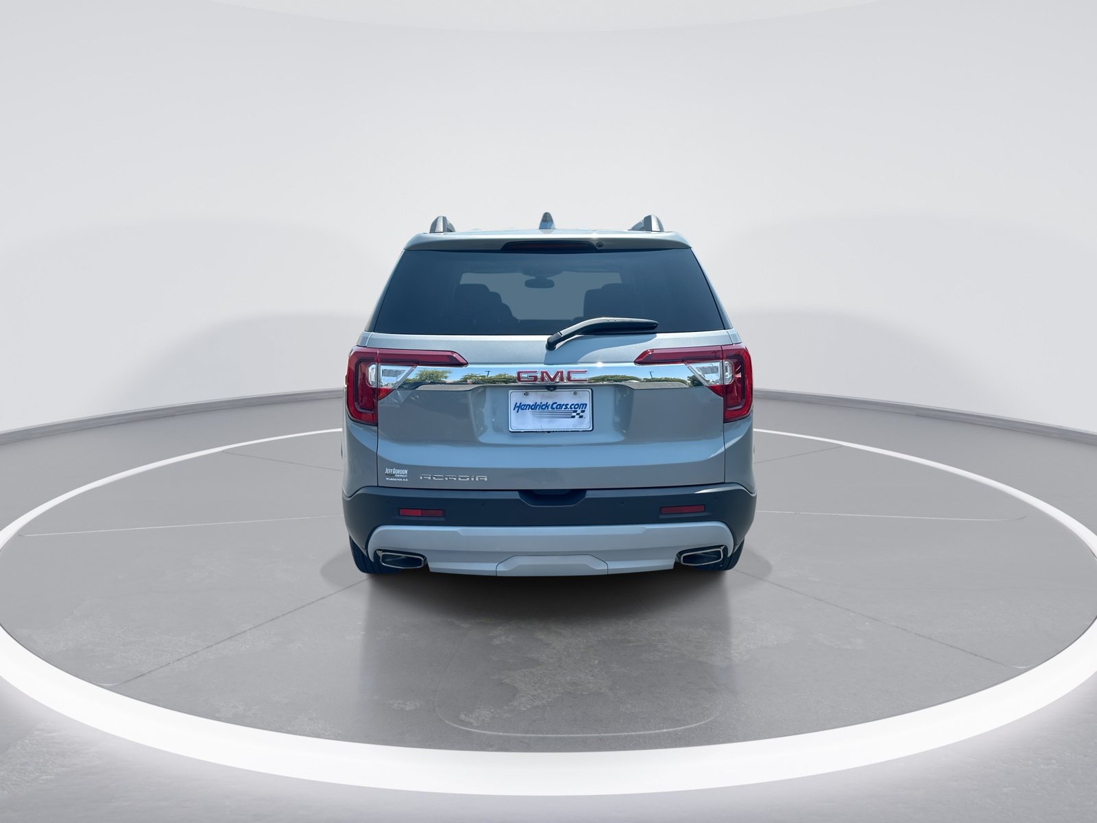 Used 2023 GMC Acadia SLT w/ LPO, Floor Liner Package FWD image 8