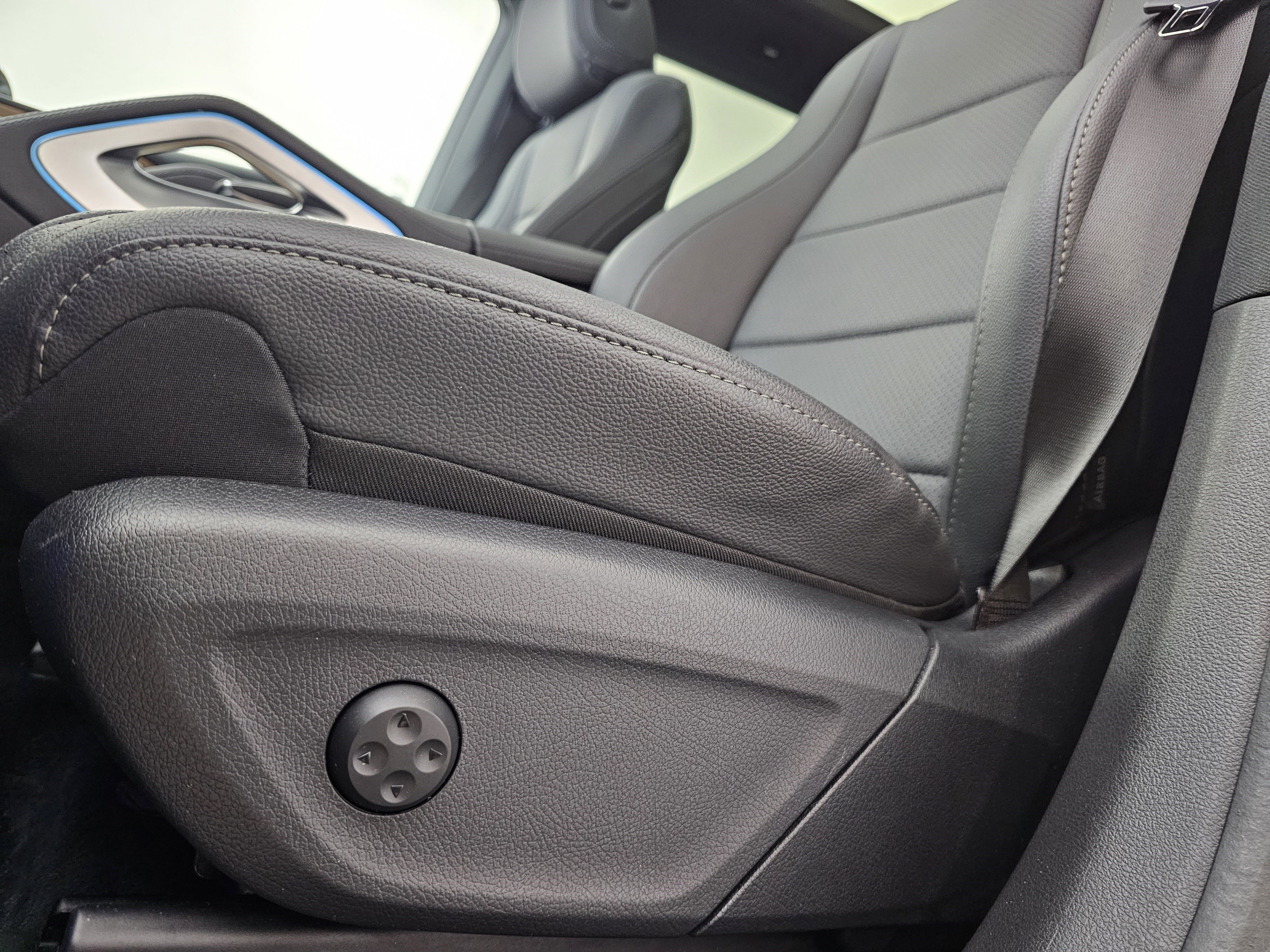 Certified 2024 Mercedes-Benz GLS 450 4MATIC image 11