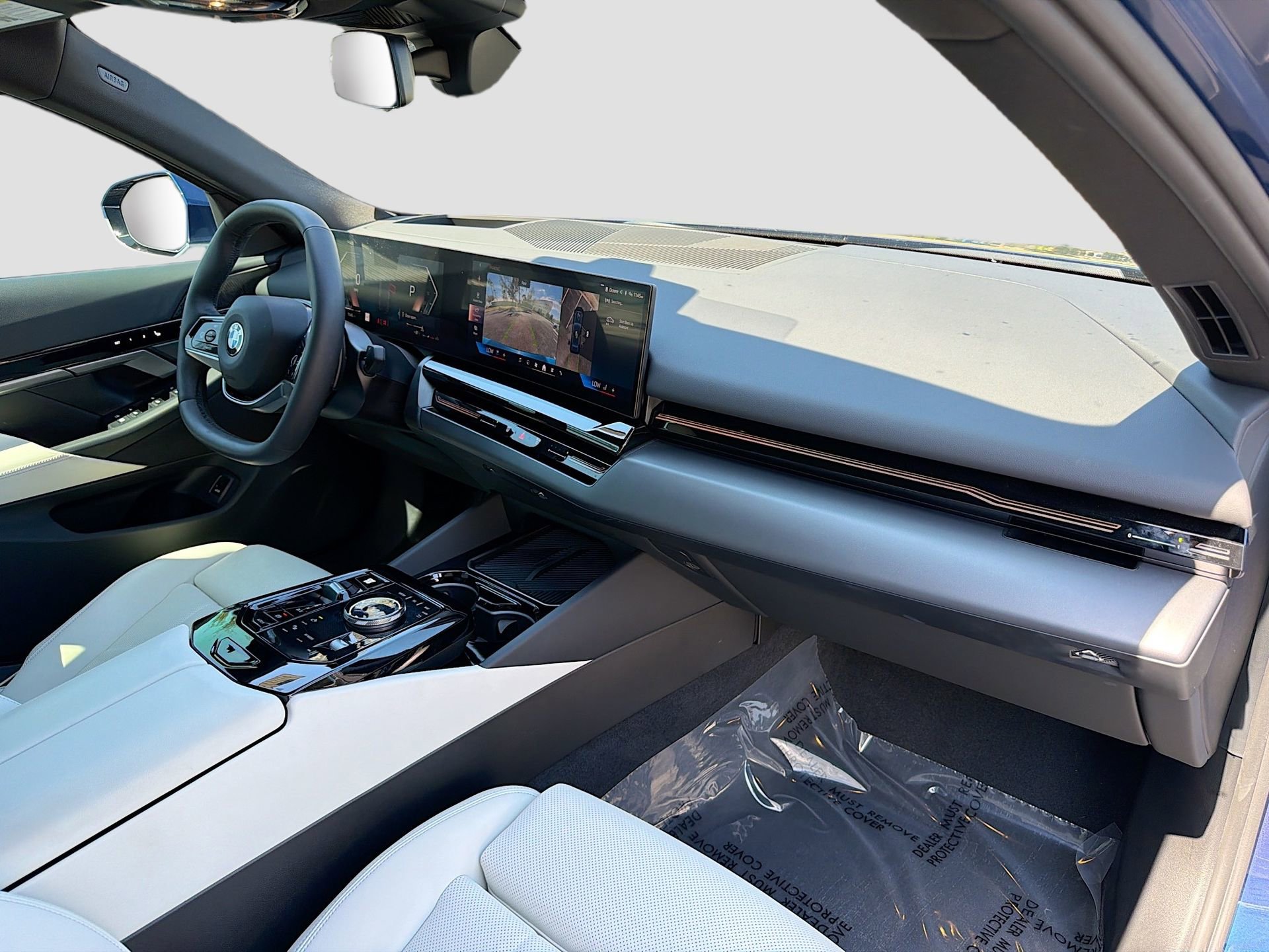 Used 2025 BMW 530i 530i w/ M Sport Package image 16