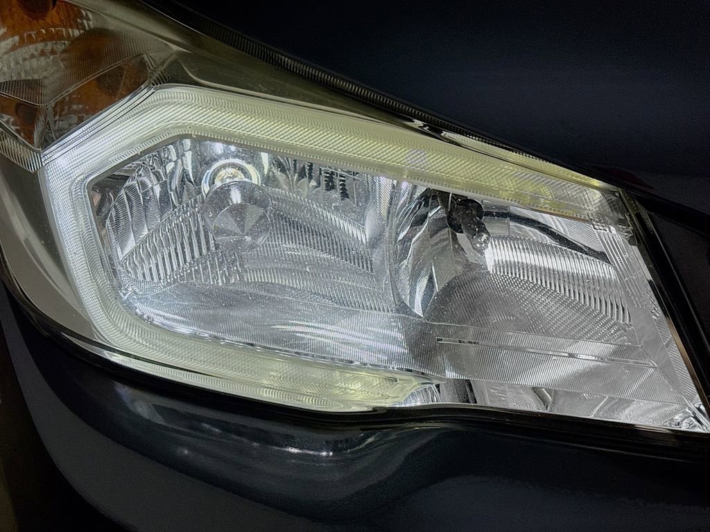 Used 2016 Subaru Forester 2.5i Touring w/ Eyesight & Navigation System image 38