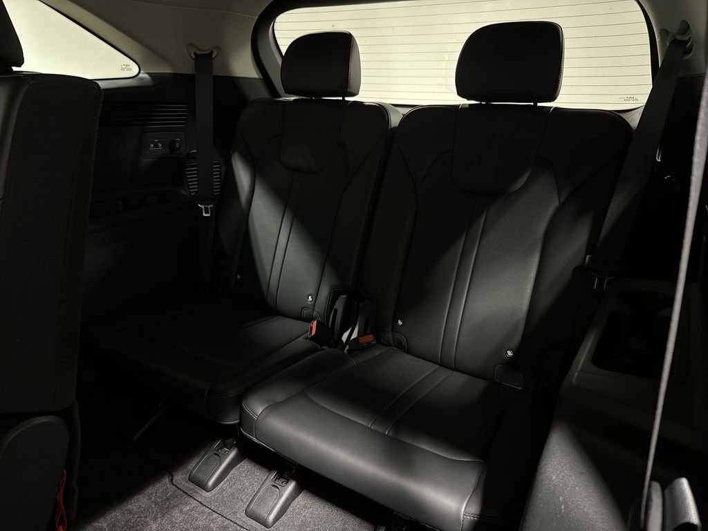 Used 2024 Kia Sorento S image 24