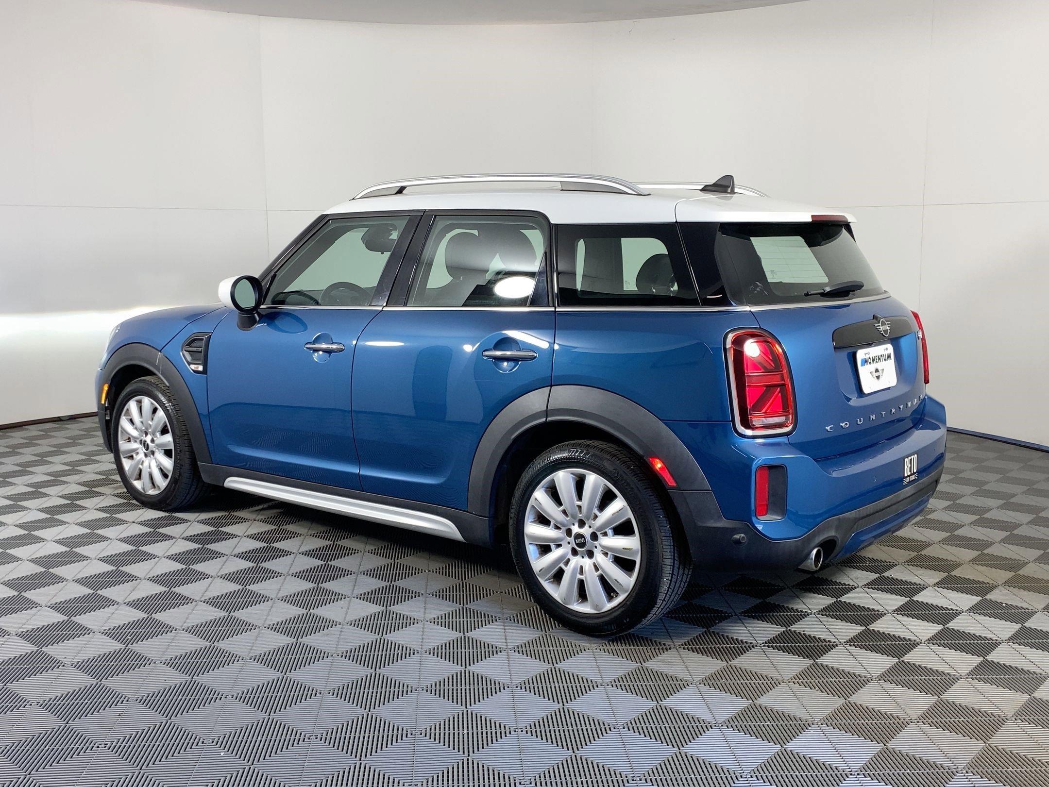 Used 2021 MINI Cooper Countryman Oxford Edition image 3