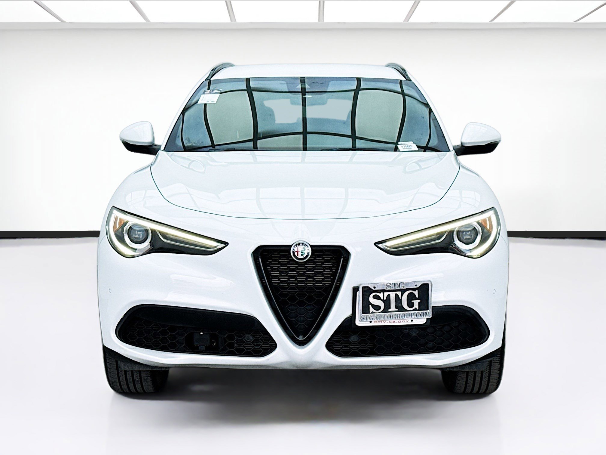 Used 2022 Alfa Romeo Stelvio Sprint image 2