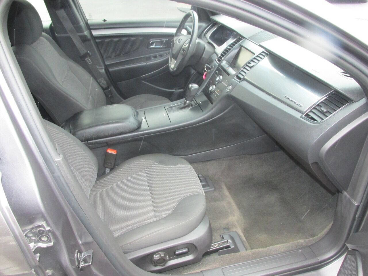 Used 2013 Ford Taurus SEL image 24