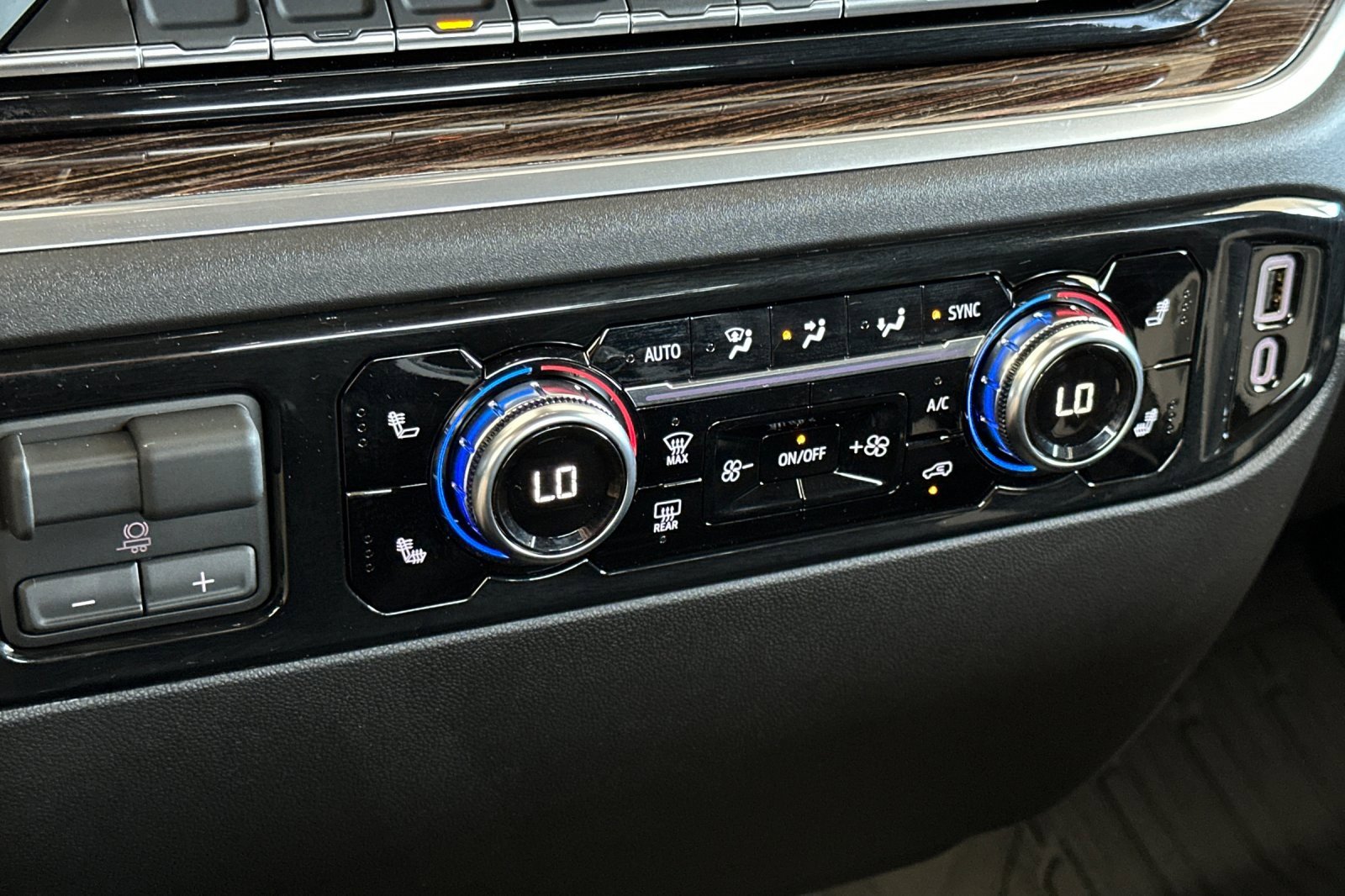 New 2026 GMC Sierra 1500 Elevation w/ Elevation Select Package image 21