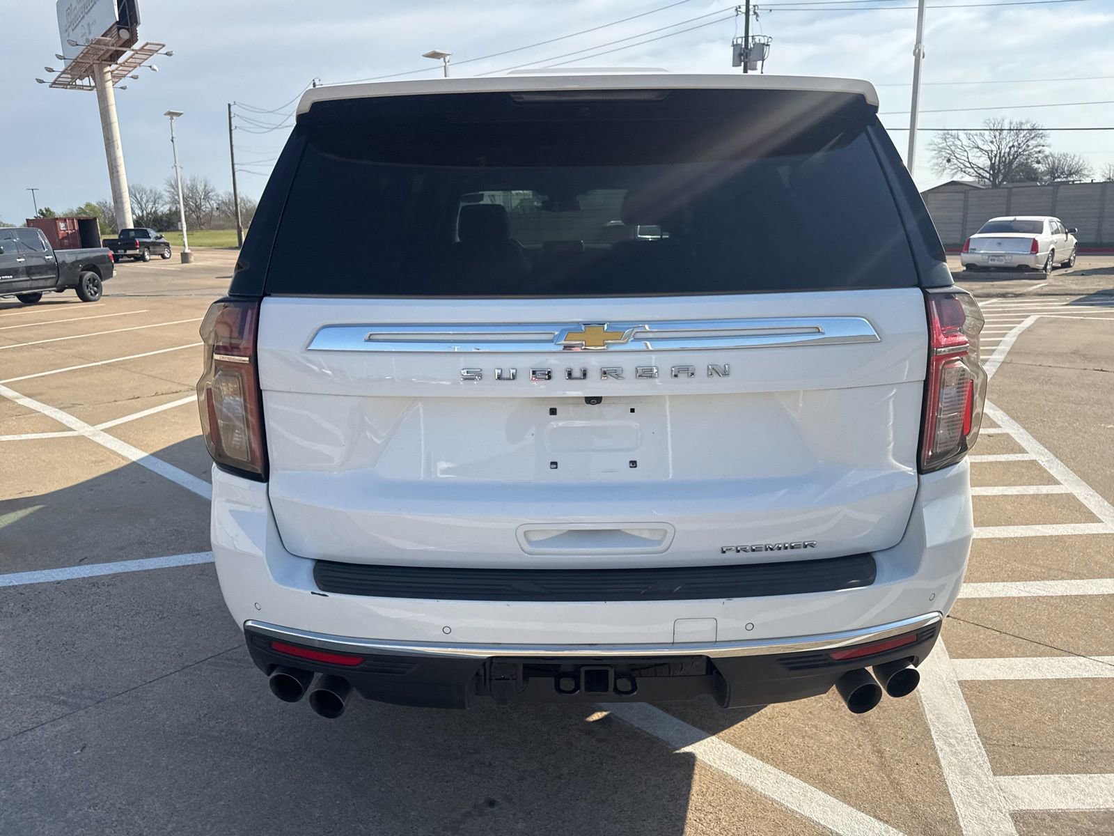 Used 2023 Chevrolet Suburban Premier image 6