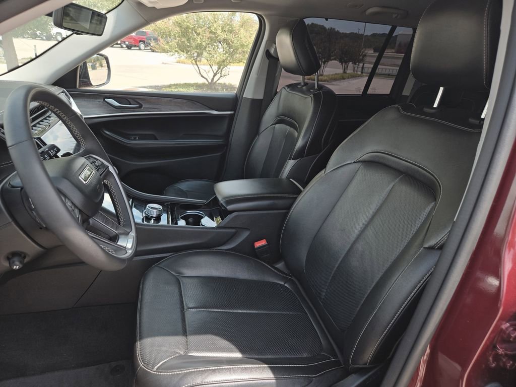 Used 2023 Jeep Grand Cherokee Limited w/ Luxury Tech Group II AWD/4WD image 26