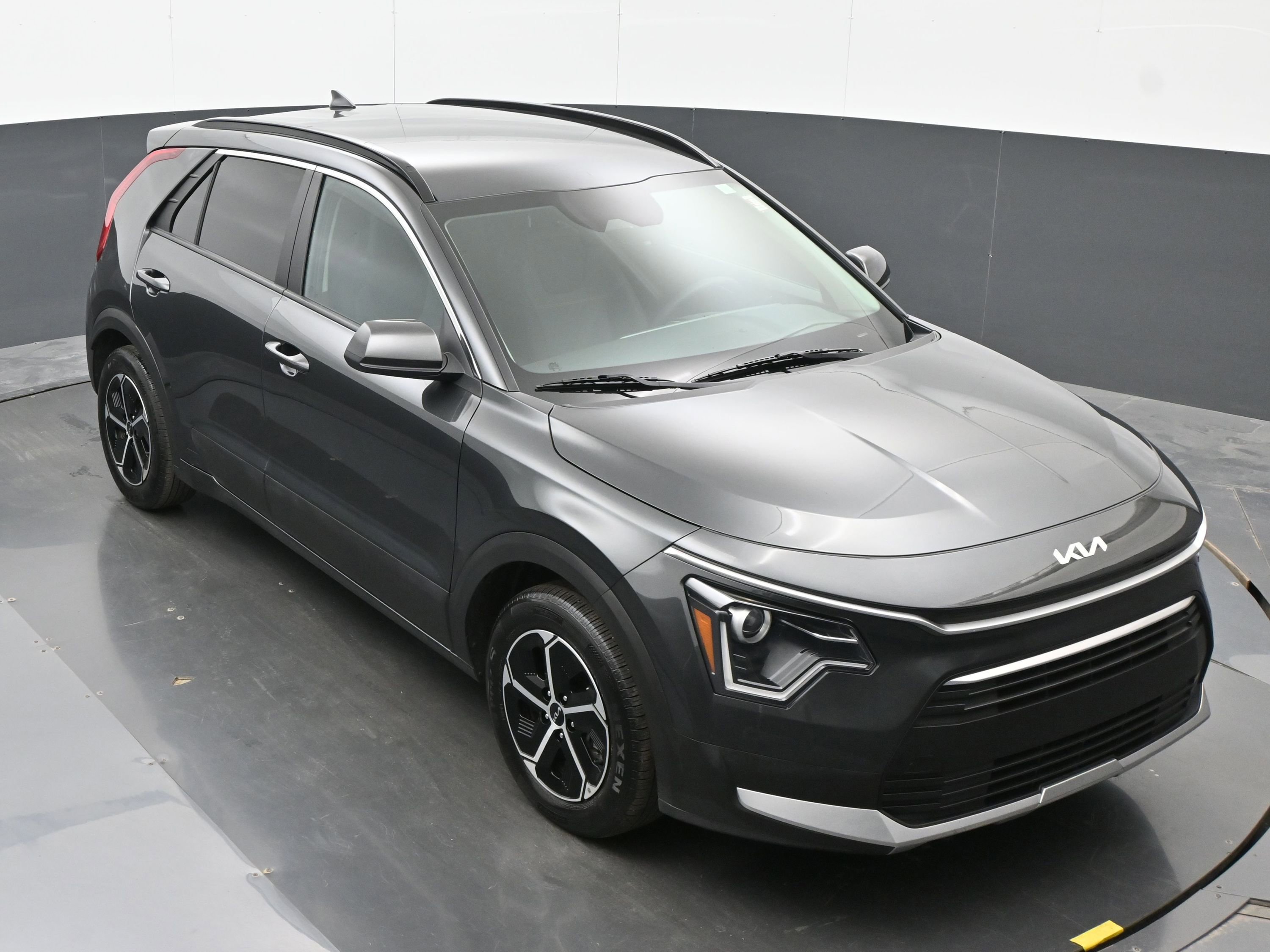 Used 2024 Kia Niro LX image 33