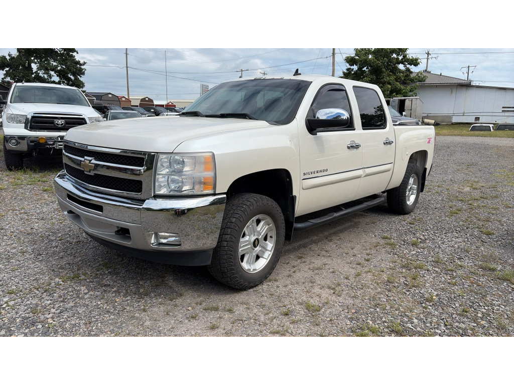 Used 2011 Chevrolet Silverado 1500 LT w/ All-Star Edition AWD/4WD image 1