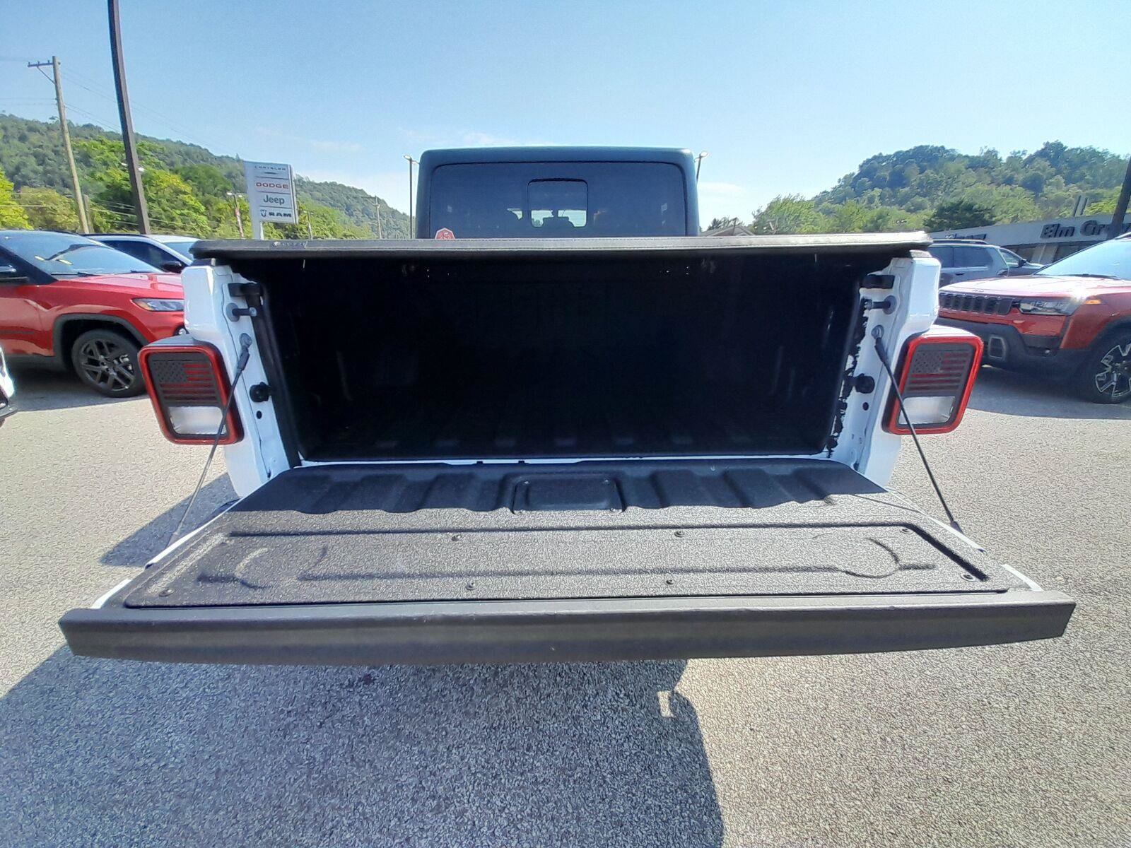Used 2023 Jeep Gladiator Rubicon w/ Cold Weather Group AWD/4WD image 47
