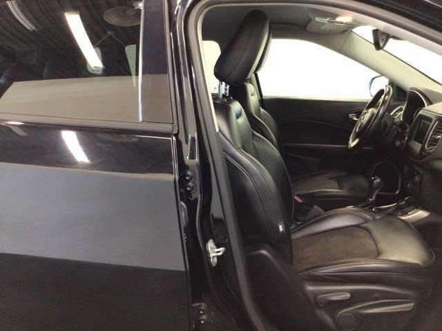 Used 2017 Jeep Compass Latitude w/ Popular Equipment Group AWD/4WD image 16