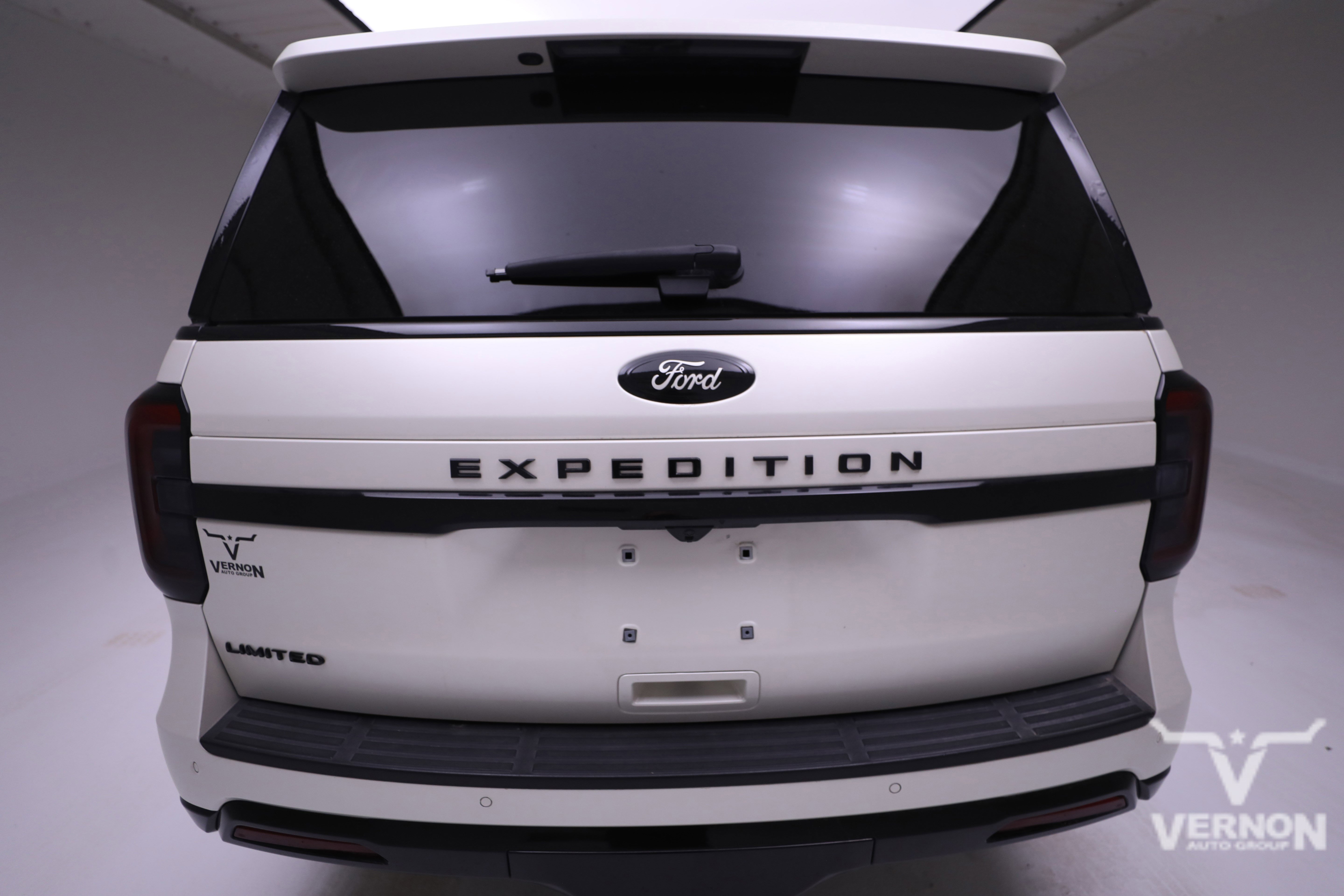 Used 2023 Ford Expedition Limited image 4