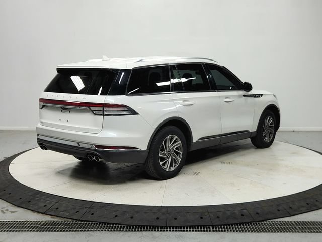 Used 2023 Lincoln Aviator AWD image 8