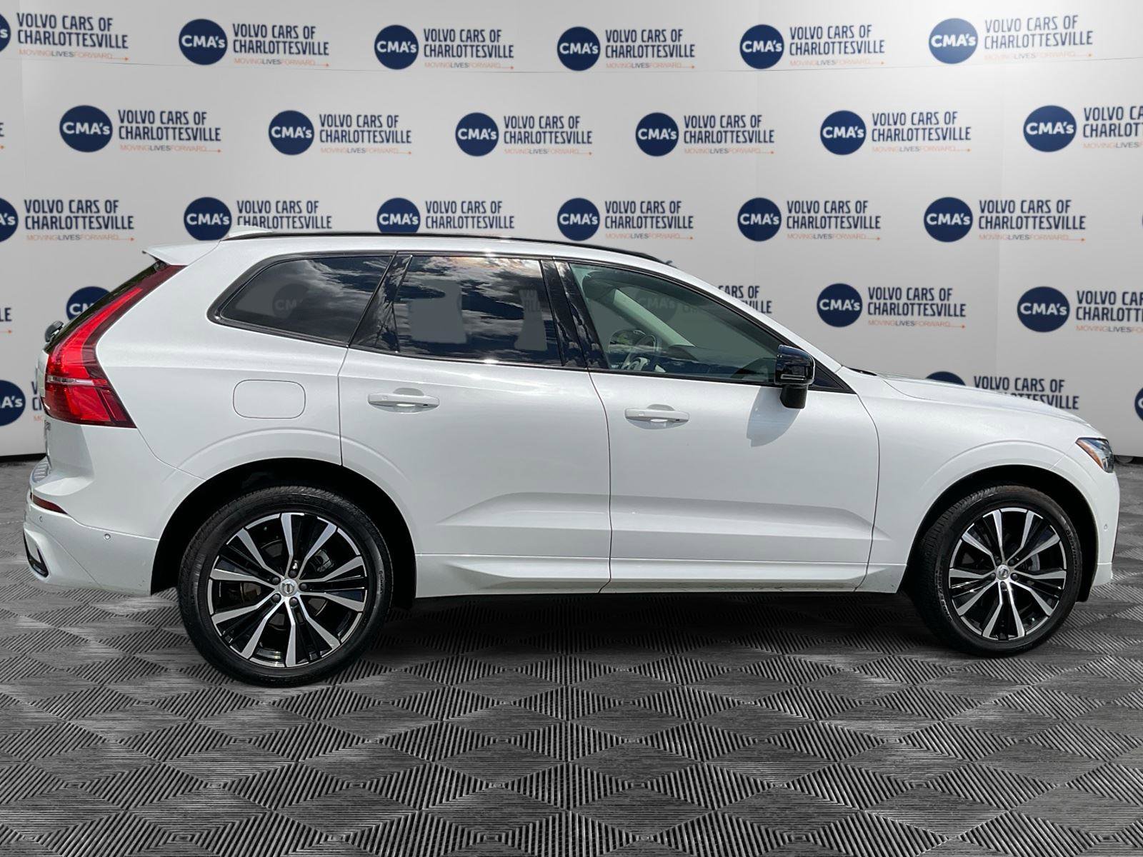 Used 2024 Volvo XC60 B5 Plus w/ Protection Package Premier AWD/4WD image 6
