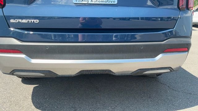 Certified 2025 Kia Sorento SX image 15