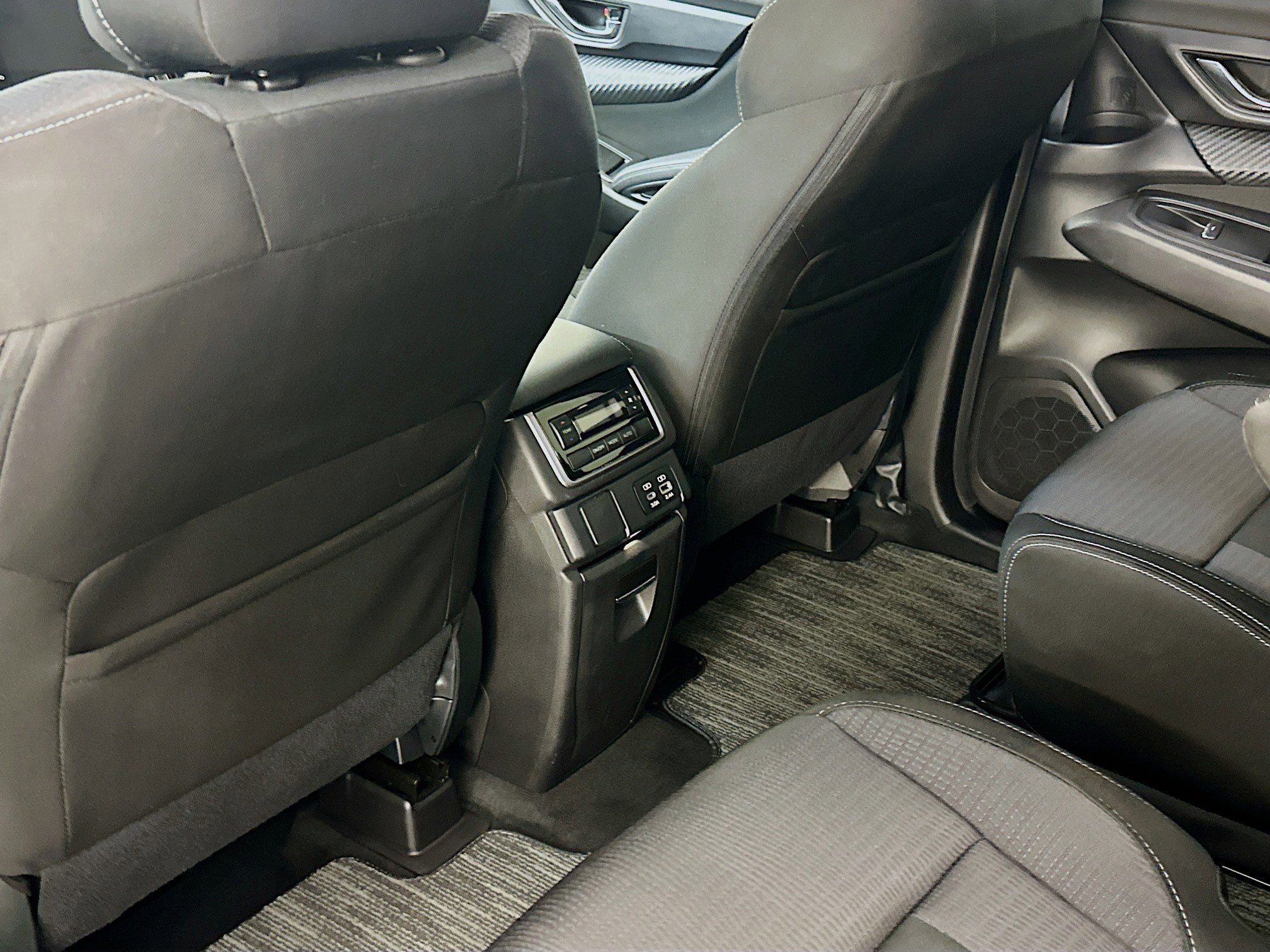 Used 2025 Subaru Ascent Premium image 28