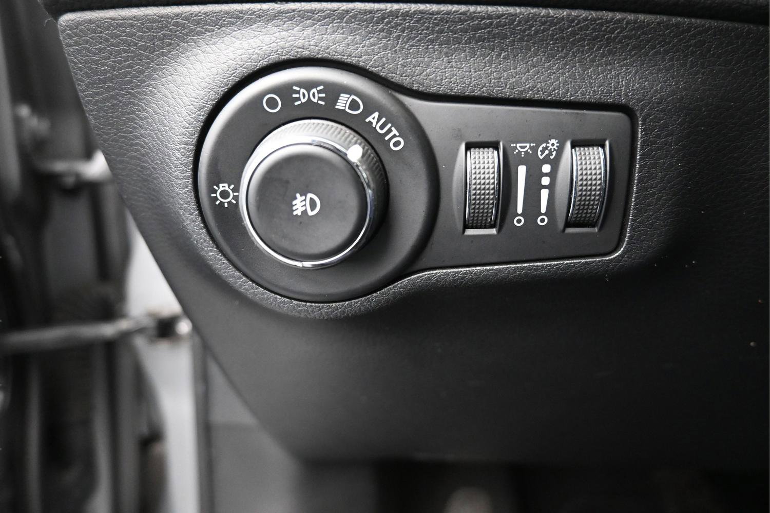 Used 2021 Jeep Compass Limited image 38