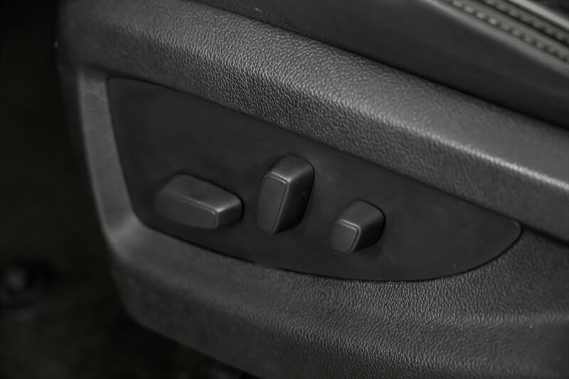 Used 2018 Chevrolet Silverado 2500 High Country w/ Duramax Plus Package AWD/4WD image 21