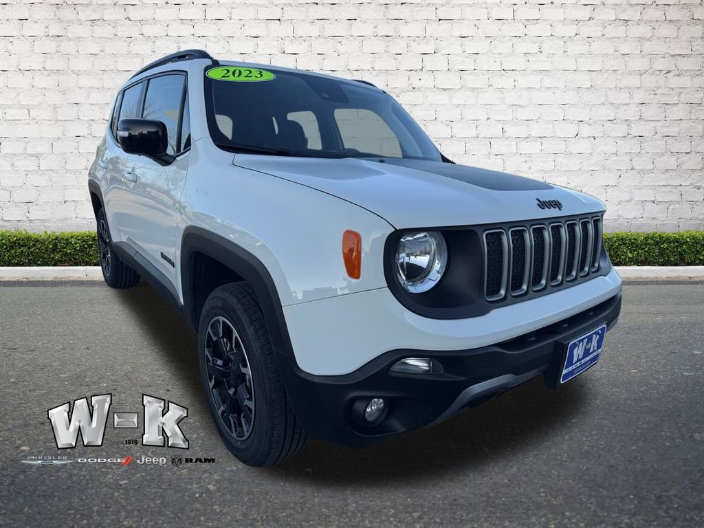 Used 2023 Jeep Renegade Latitude image 1