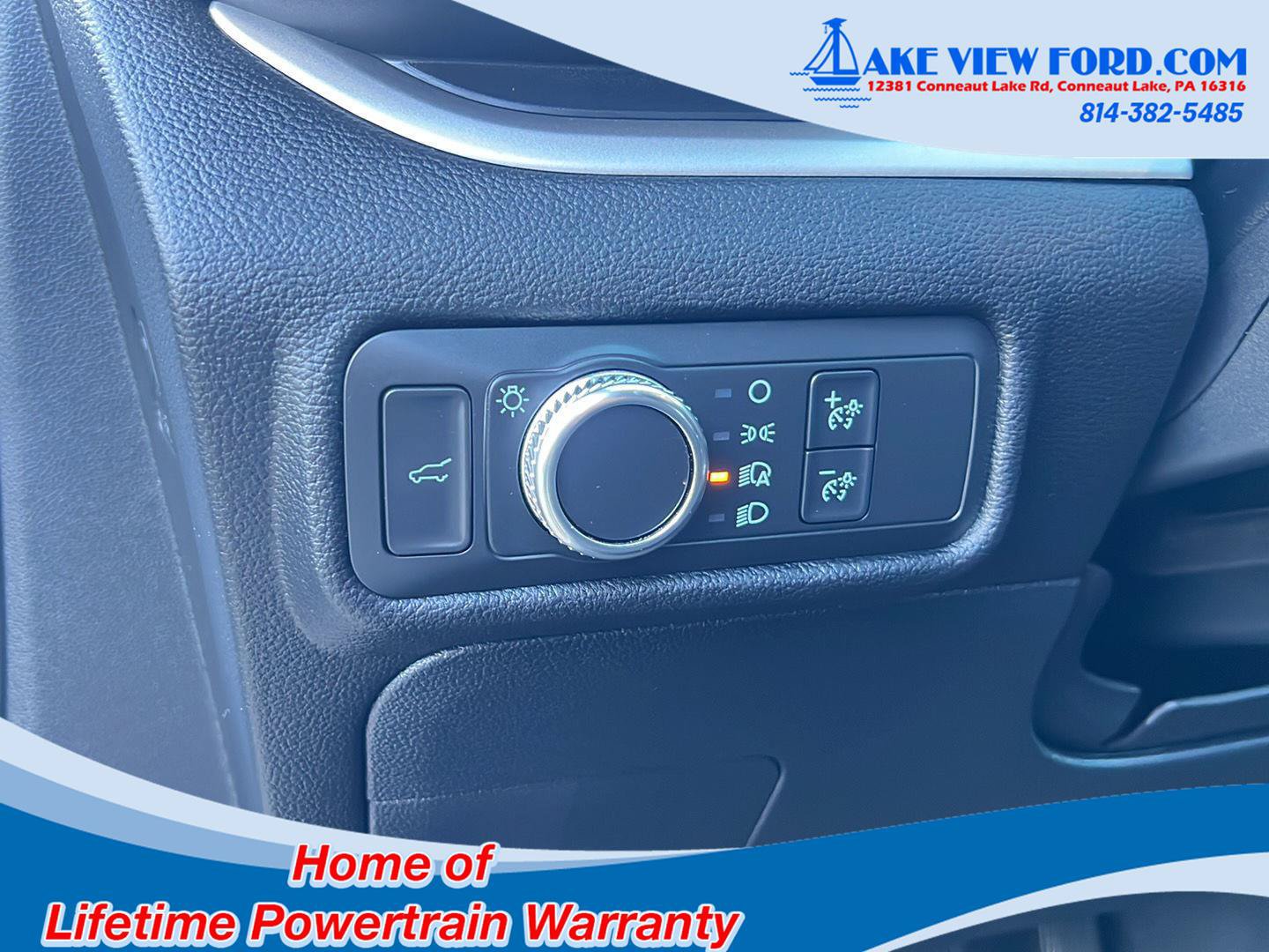 Used 2021 Ford Explorer XLT AWD/4WD image 25