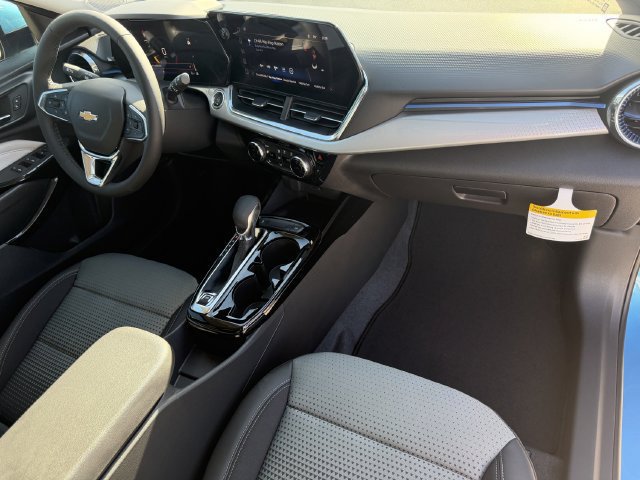 New 2026 Chevrolet Trax LT w/ Sunroof Package FWD image 19