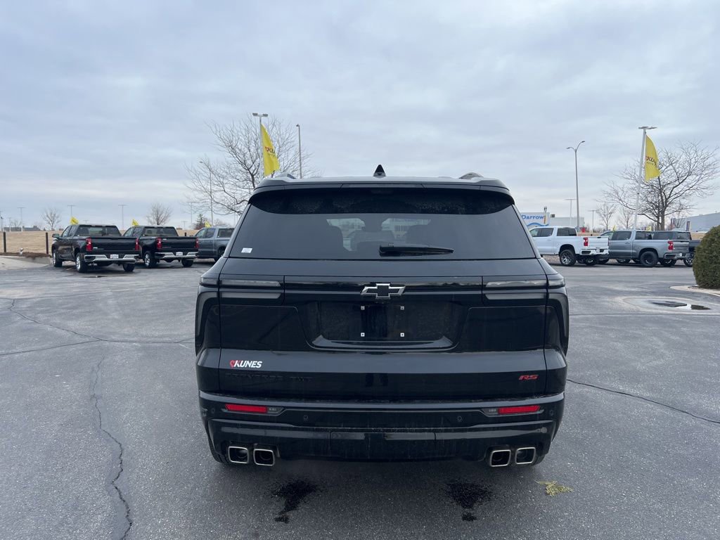 Used 2025 Chevrolet Traverse RS w/ LPO, Floor Liner Package image 4