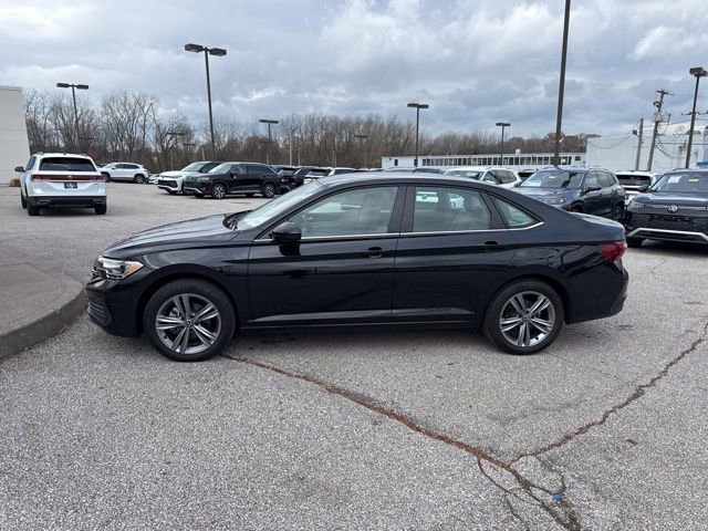 Certified 2023 Volkswagen Jetta SE image 11