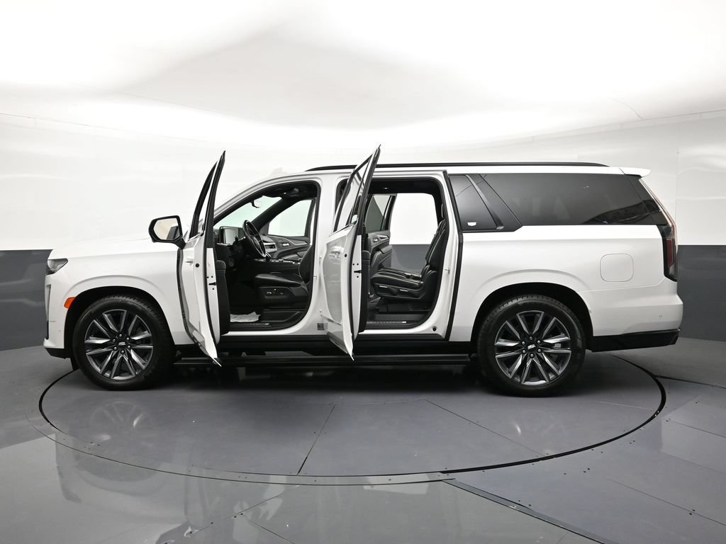 Certified 2022 Cadillac Escalade ESV Sport w/ Touring Package AWD/4WD image 34