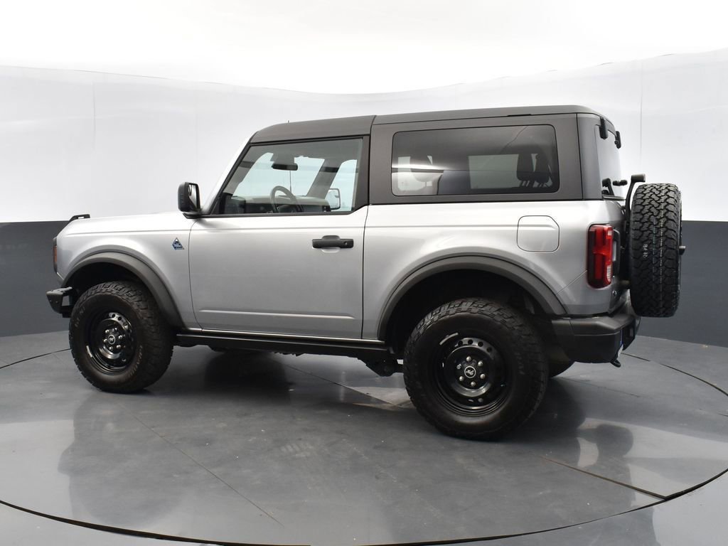 Used 2022 Ford Bronco Black Diamond image 2