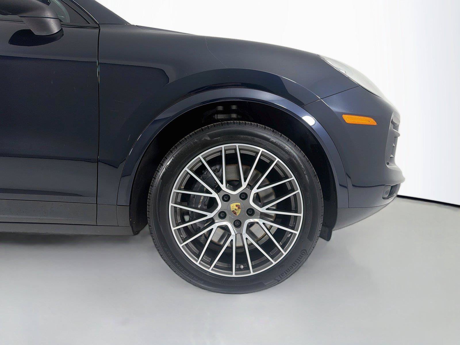 Certified 2023 Porsche Cayenne Platinum Edition AWD/4WD image 27