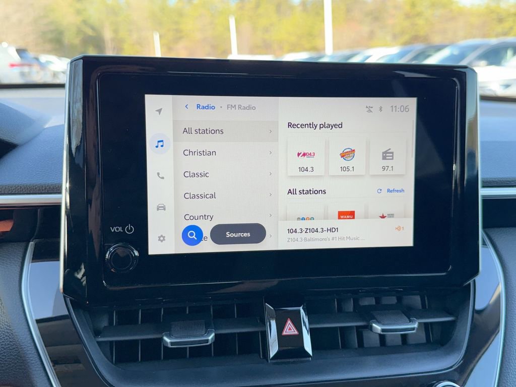 Used 2023 Toyota Corolla Cross XLE image 12