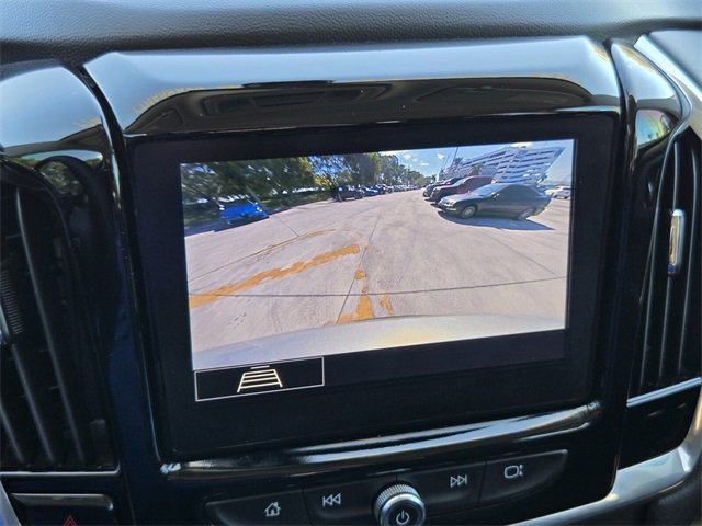 Used 2020 Chevrolet Traverse LT image 23