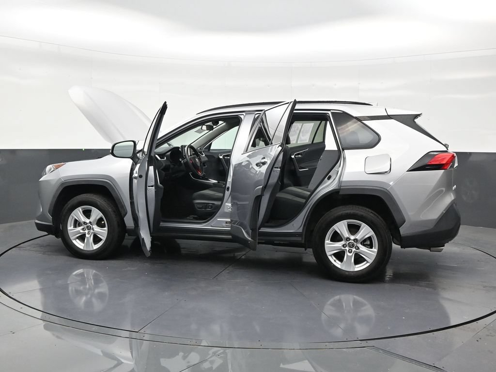 Used 2021 Toyota RAV4 XLE FWD image 30