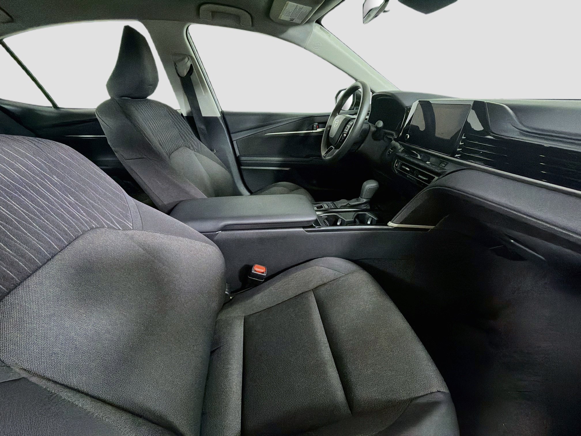 Used 2025 Toyota Camry LE FWD image 29