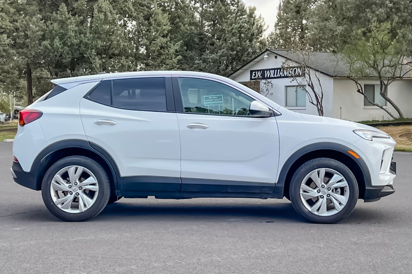 Used 2025 Buick Encore GX Preferred AWD/4WD video 3